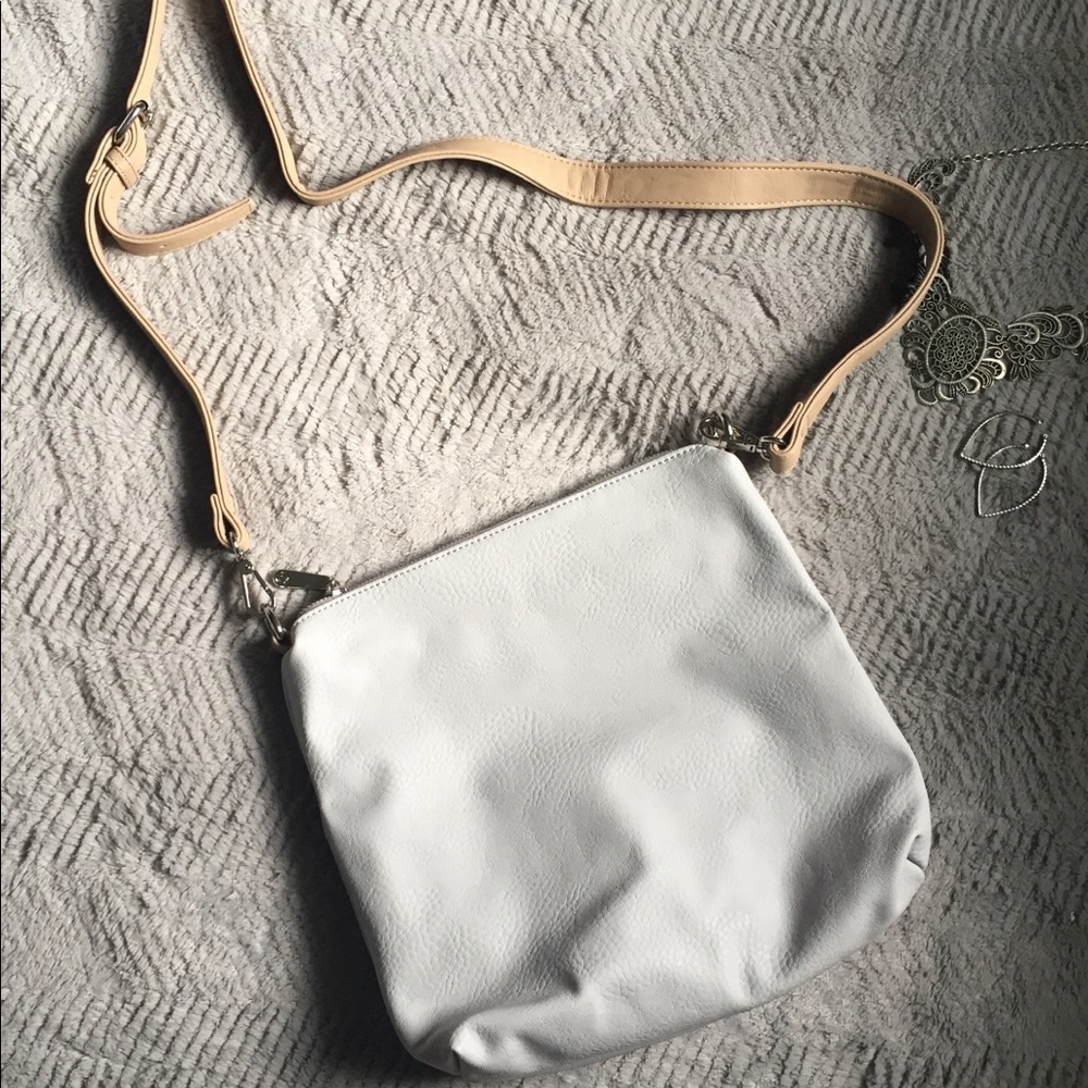 NWOT Gray Crossbody Bag - Picture 3 of 5